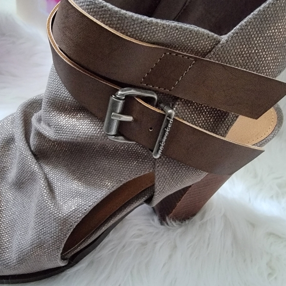 Not Rated Meson Ankle Boot, Size 9.5,New in the box, From the Buckle - Picture 6 of 7